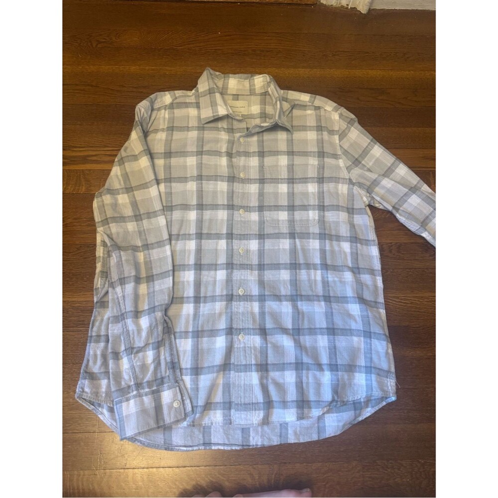 American Eagle Outfitters Men's Light Gray and White Flannel Button-Down Shirt